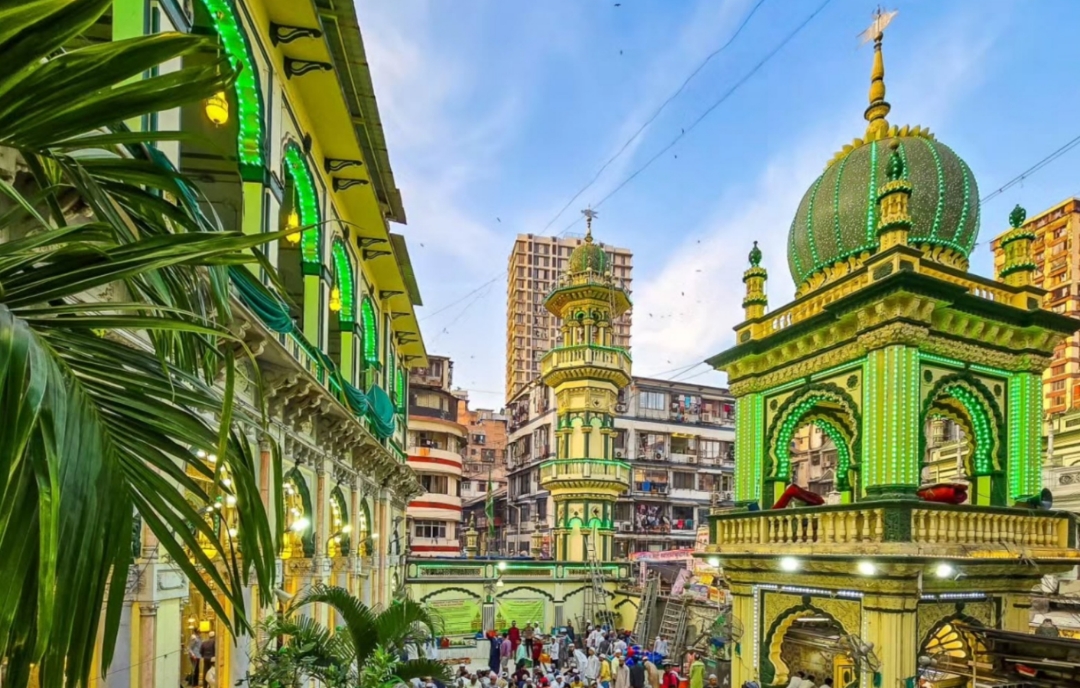 Minara Masjid Home Banner Slider